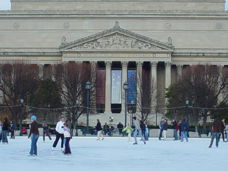 Cristina On The Mall 30-Dec-2005