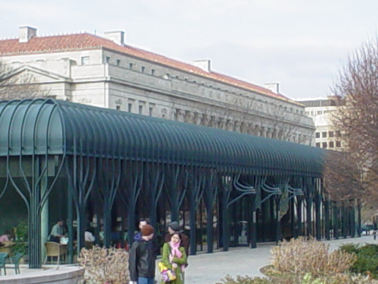 Cristina On The Mall 30-Dec-2005