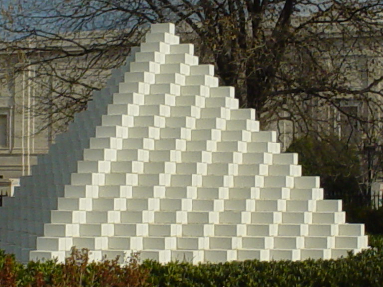 Cristina On The Mall 30-Dec-2005