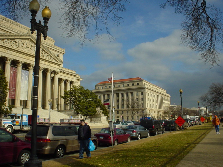 Cristina On The Mall 30-Dec-2005